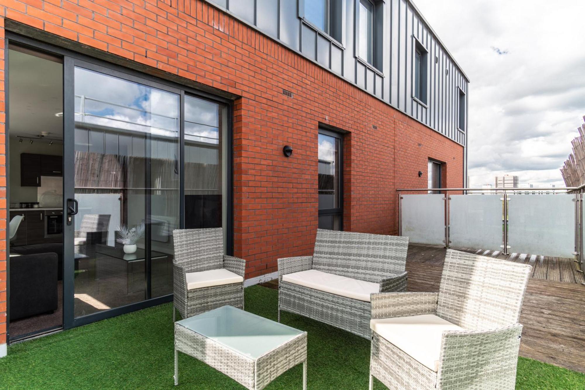 Prime Location 1 Bed Penthouse Apartment Manchester Exterior photo